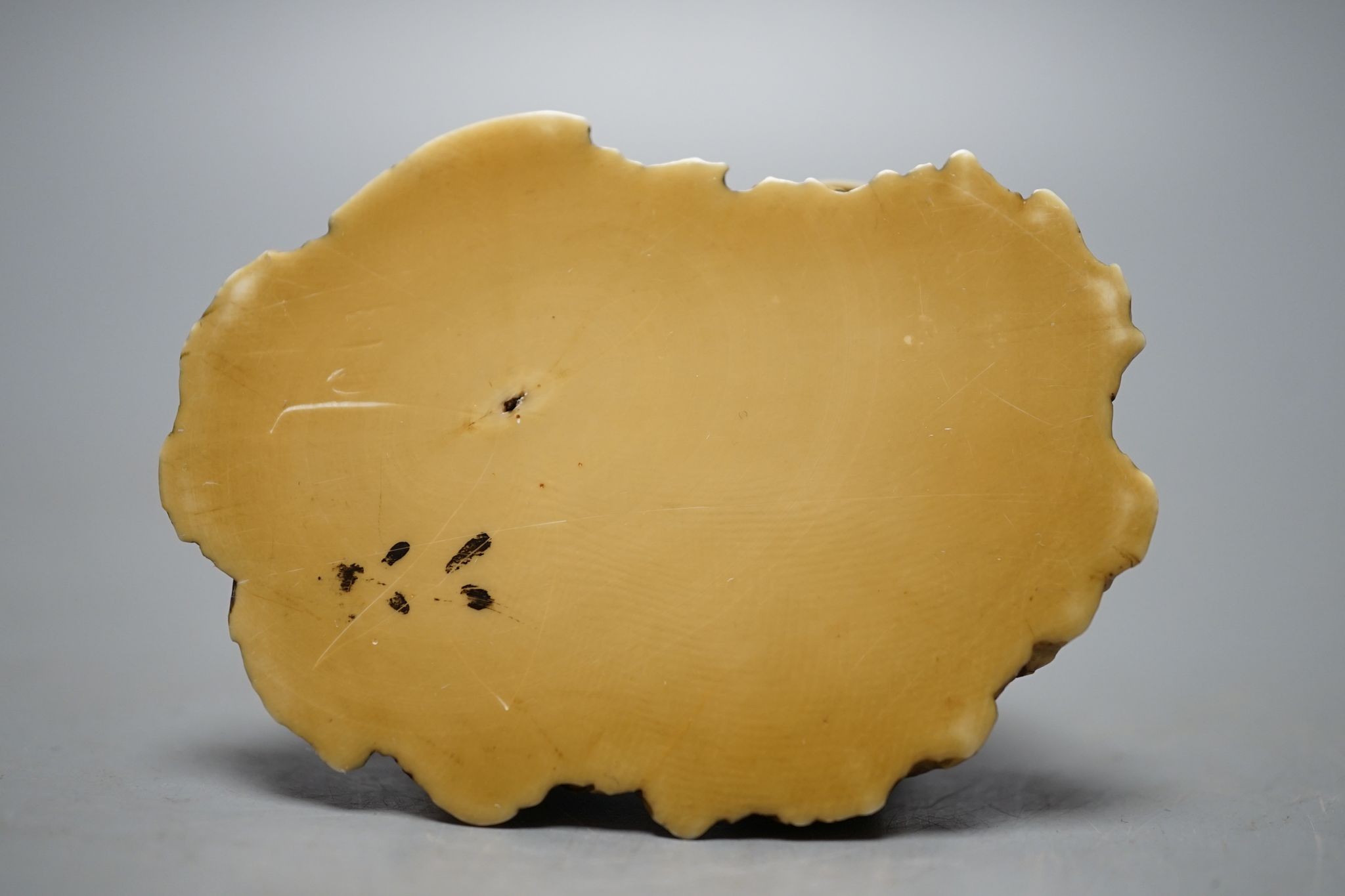 A Japanese ivory okimono, Meiji period, 7cm